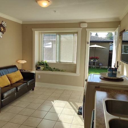 Private Suite W King Bed, Ground Level, Naturally Bright Vancouver Buitenkant foto