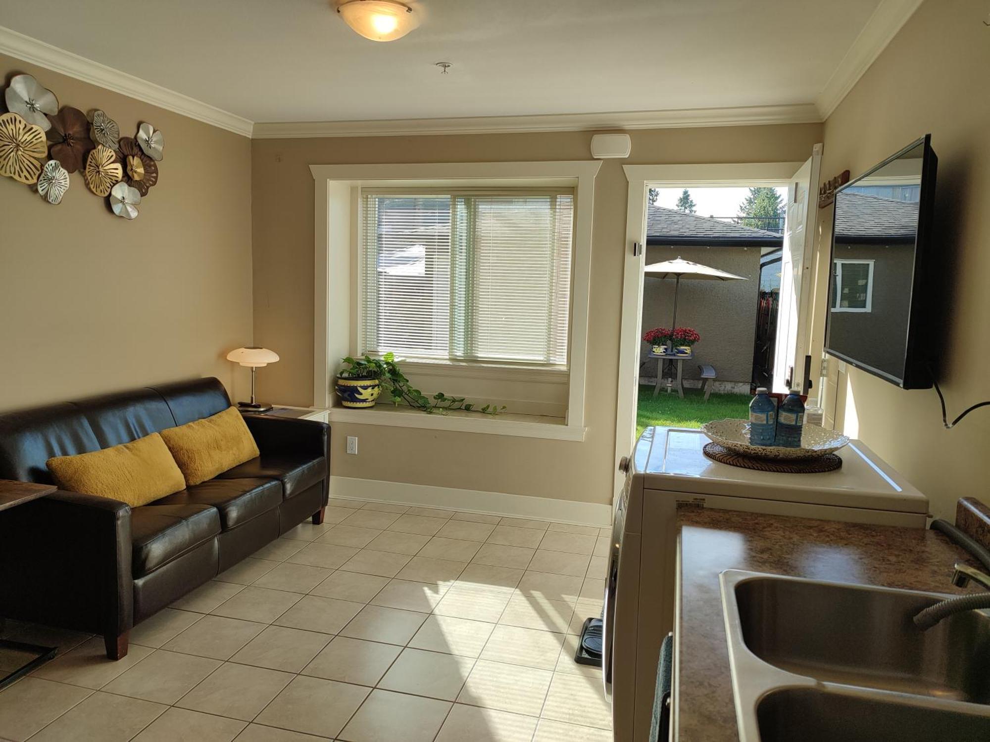 Private Suite W King Bed, Ground Level, Naturally Bright Vancouver Buitenkant foto