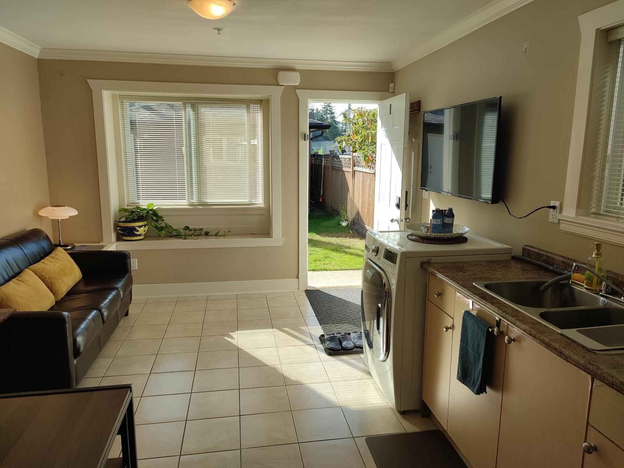 Private Suite W King Bed, Ground Level, Naturally Bright Vancouver Kamer foto