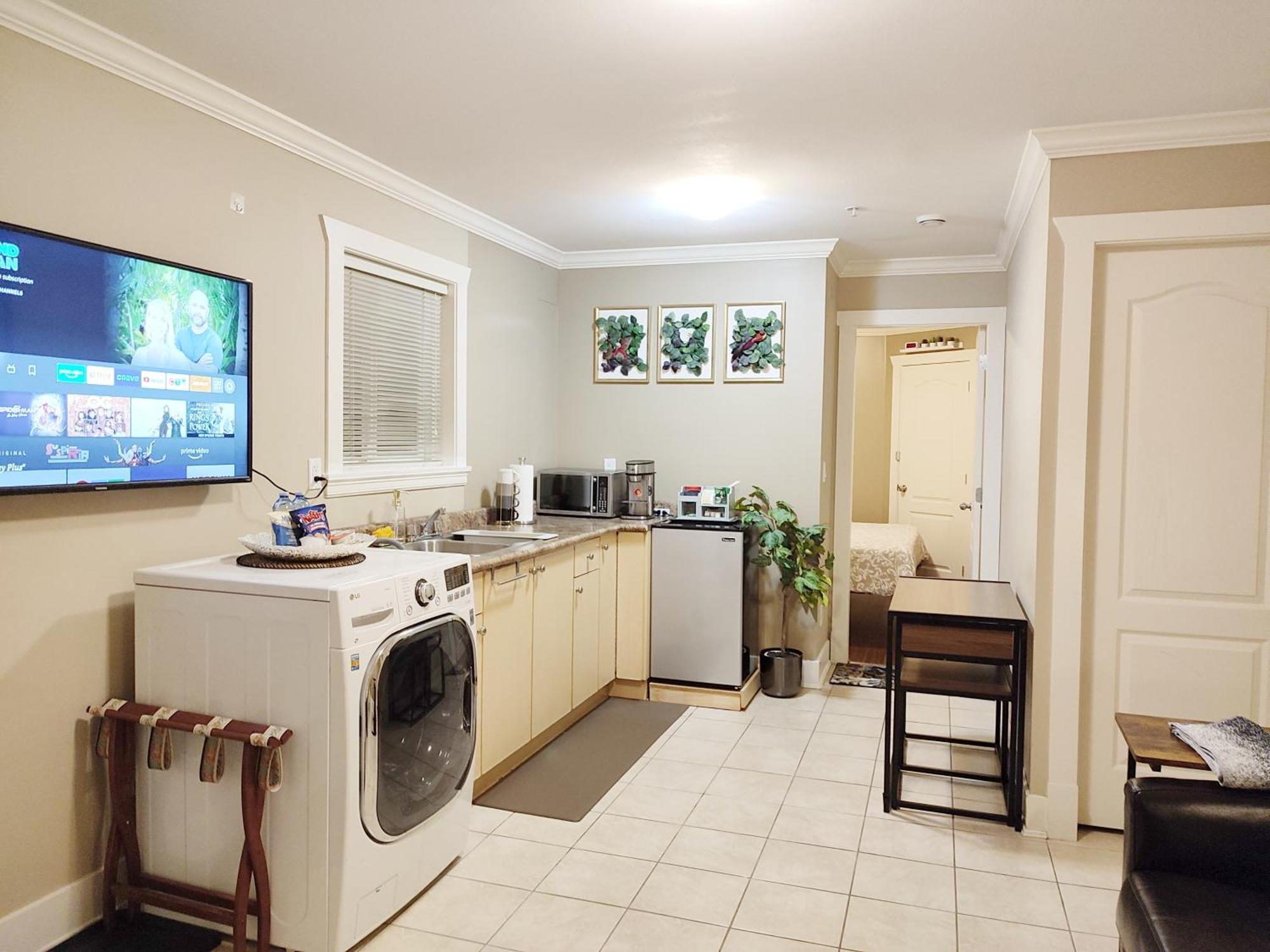 Private Suite W King Bed, Ground Level, Naturally Bright Vancouver Kamer foto