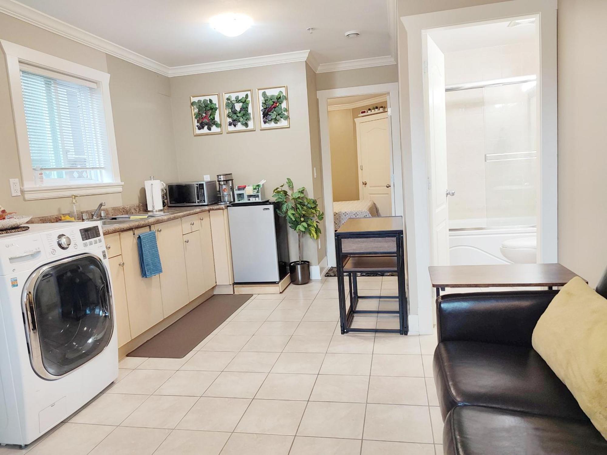 Private Suite W King Bed, Ground Level, Naturally Bright Vancouver Kamer foto